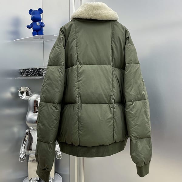 ブティック♪プラダ 贋物 テクニカルコットン ショートダウンジャケット pun46646